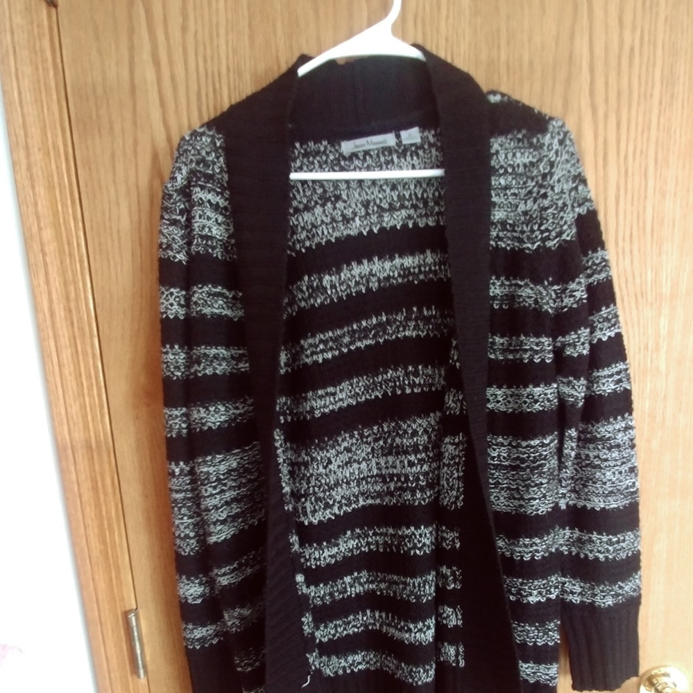 Black and white shaul